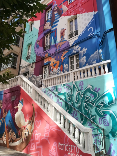 Mural Calle Montroig en A Coru&ntilde;a Yoe33+Infamous Bure